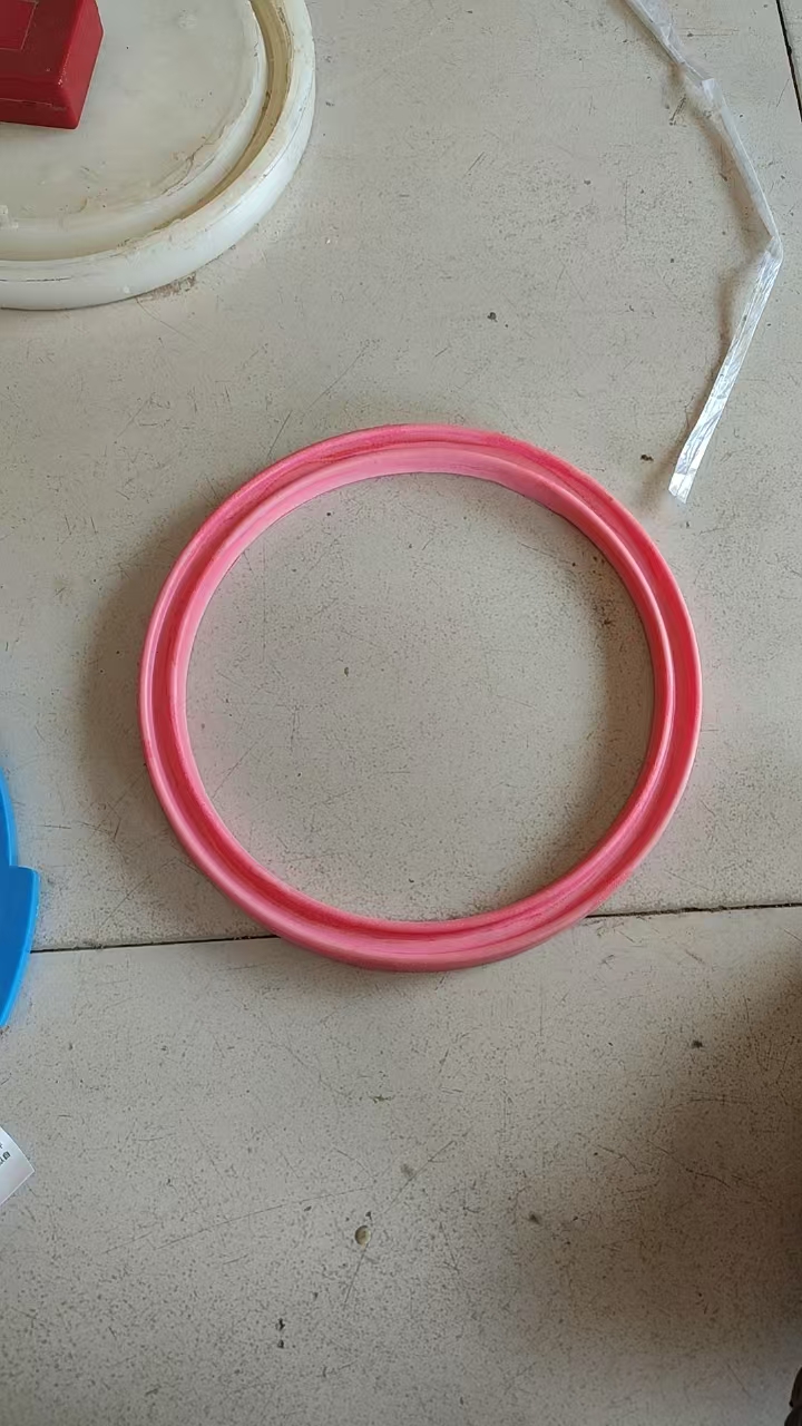 除塵濾筒端蓋膠在化工廠中的關(guān)鍵應(yīng)用