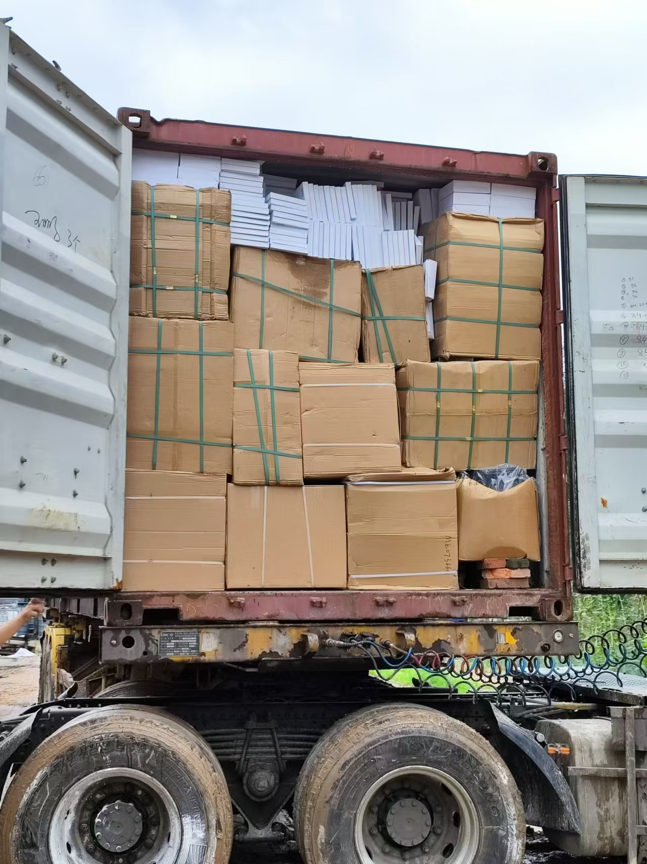 濾芯材料結(jié)構(gòu)設(shè)計(jì)優(yōu)化技術(shù)創(chuàng)新路徑解析